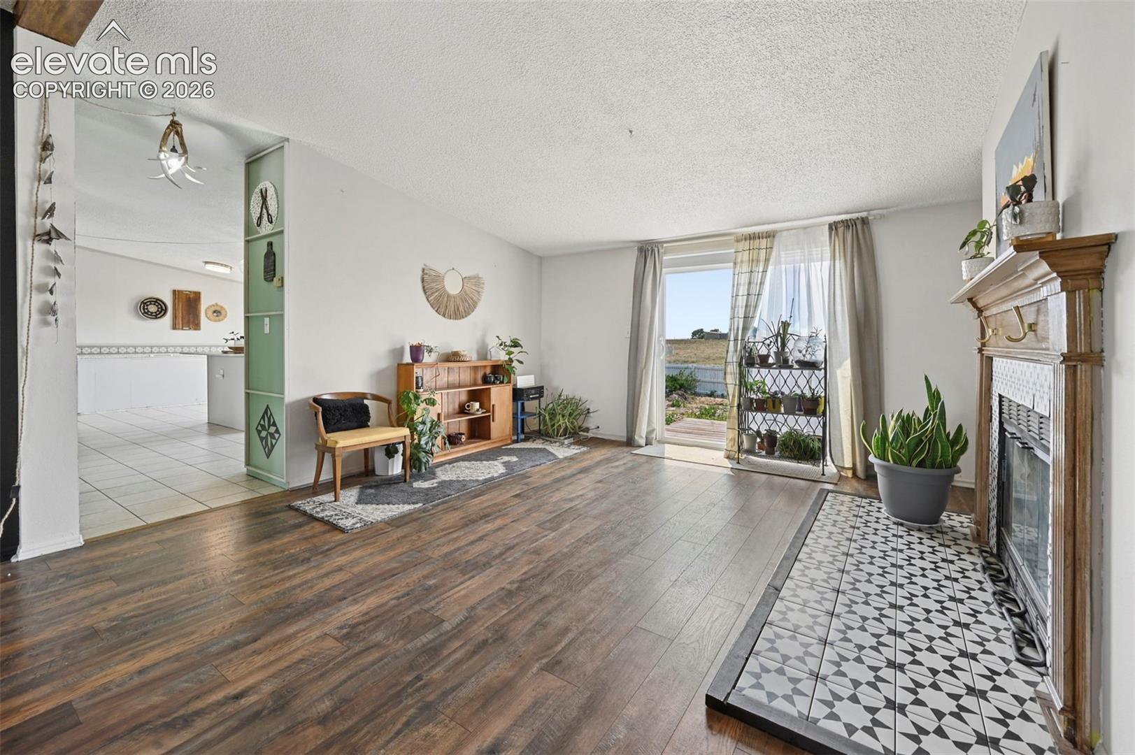Dining Room Flows into Large Country Eat In Kitchen 