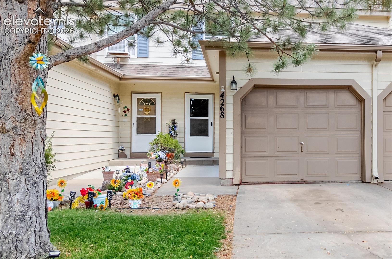 4268 Hunting Meadows Cir, Colorado Springs, CO 80916