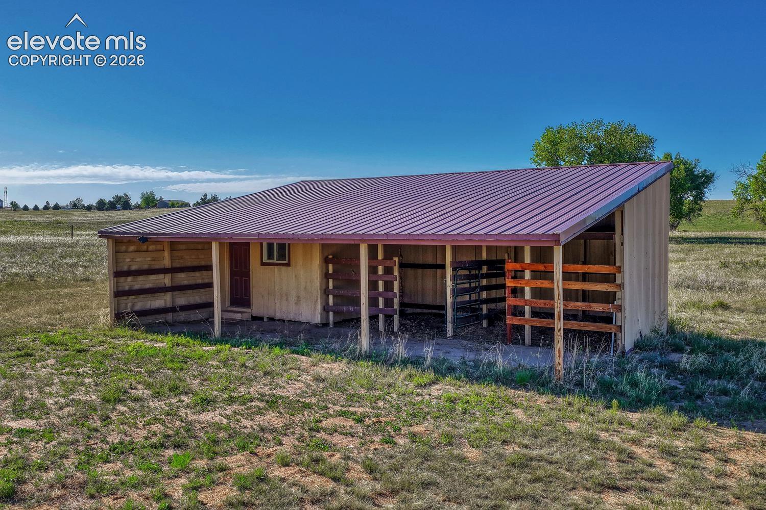 livestock shelter with storage / tack room