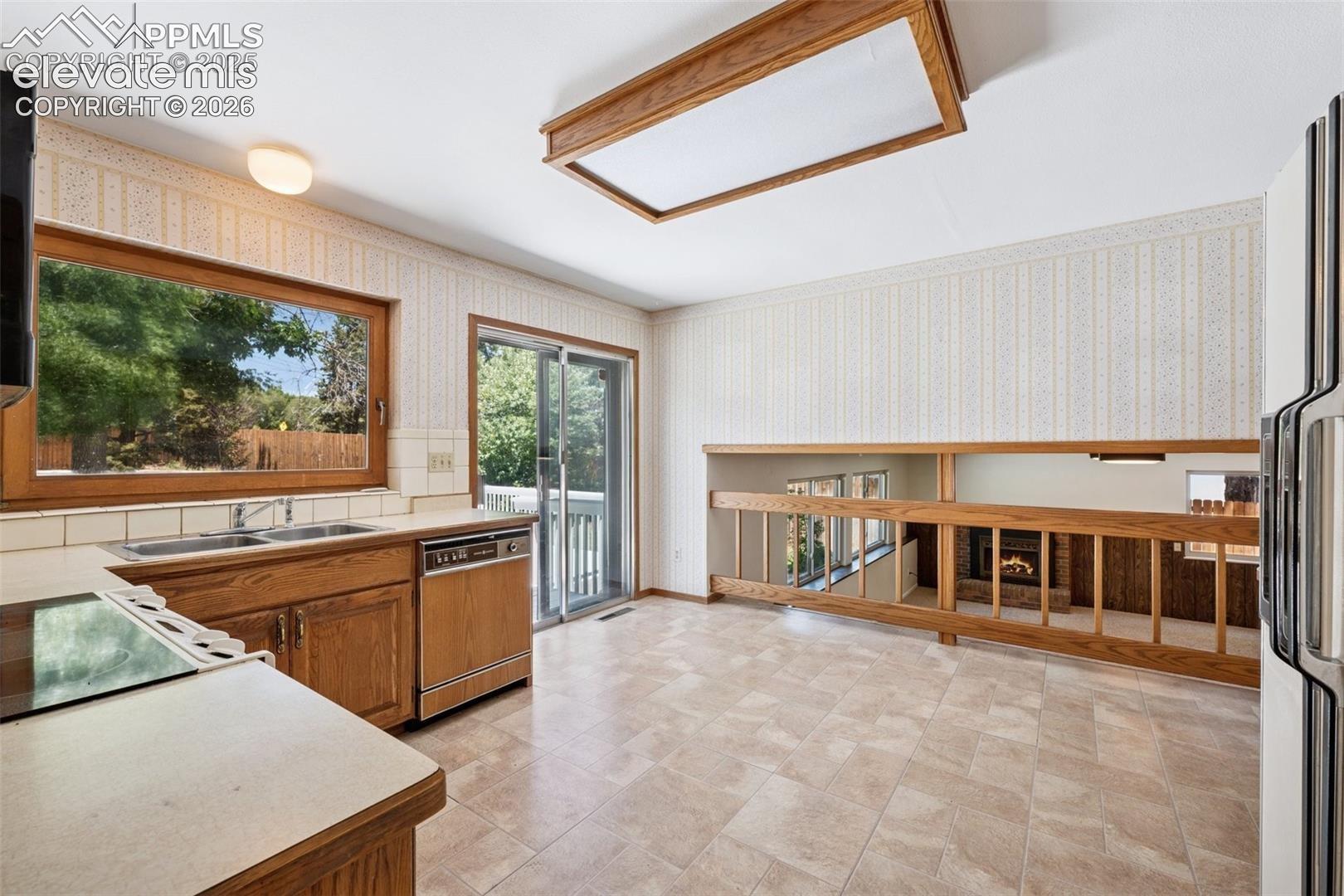 Photo 7 of 3146 Breckenridge Drive, Colorado Springs