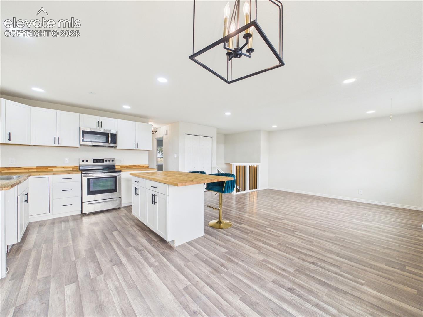 Photo 9 of 3417 Avondale Boulevard, Avondale