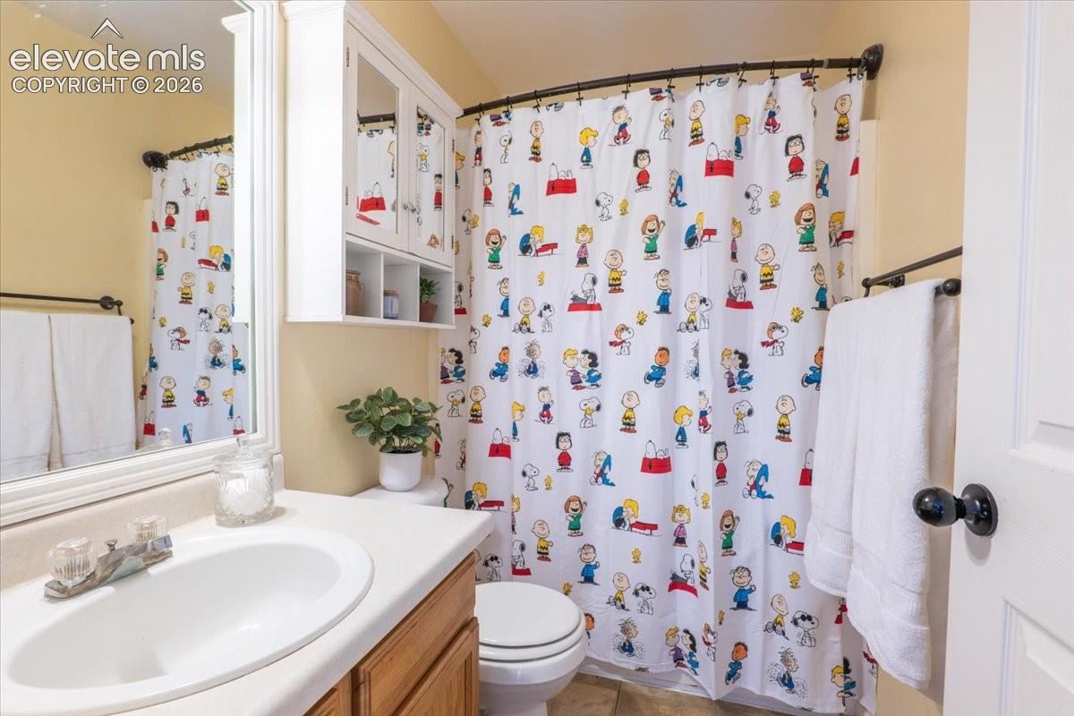 Upstairs guest bathroom