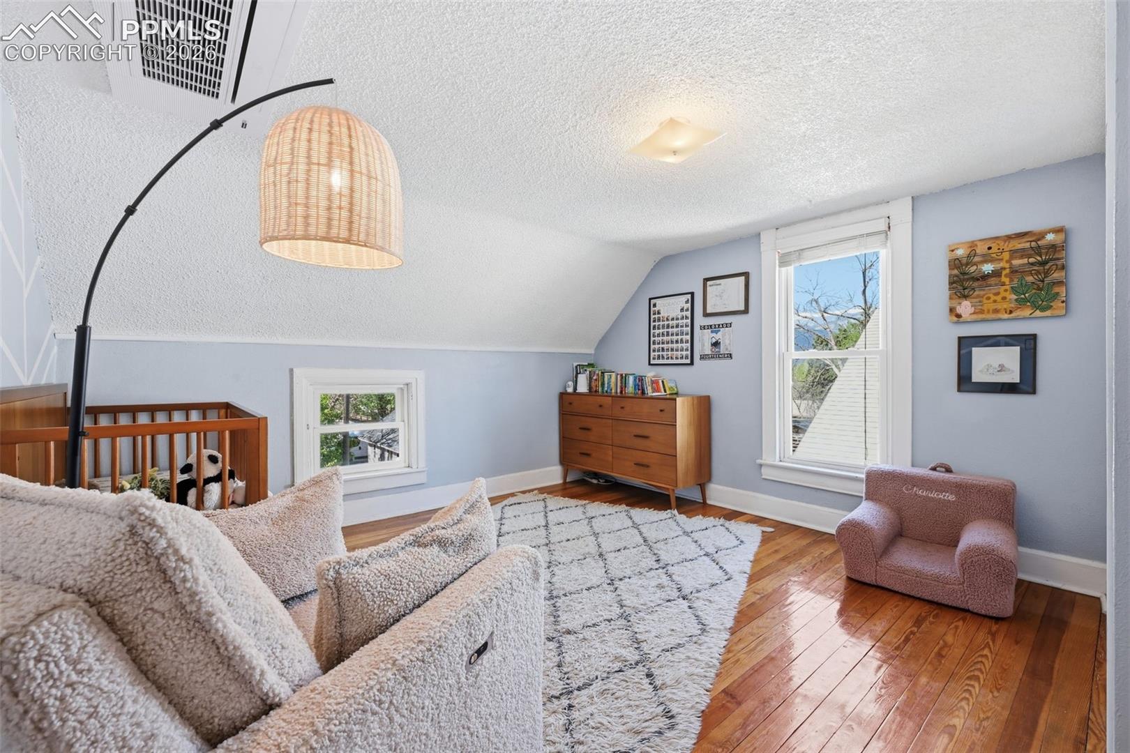 Each upstairs bedroom has an independent cassette heating / AC units for ultimate comfort and control.