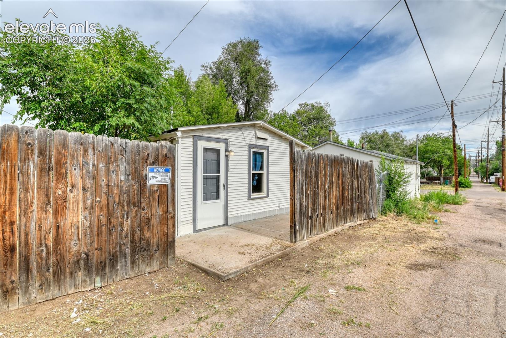 Cottage with ally access