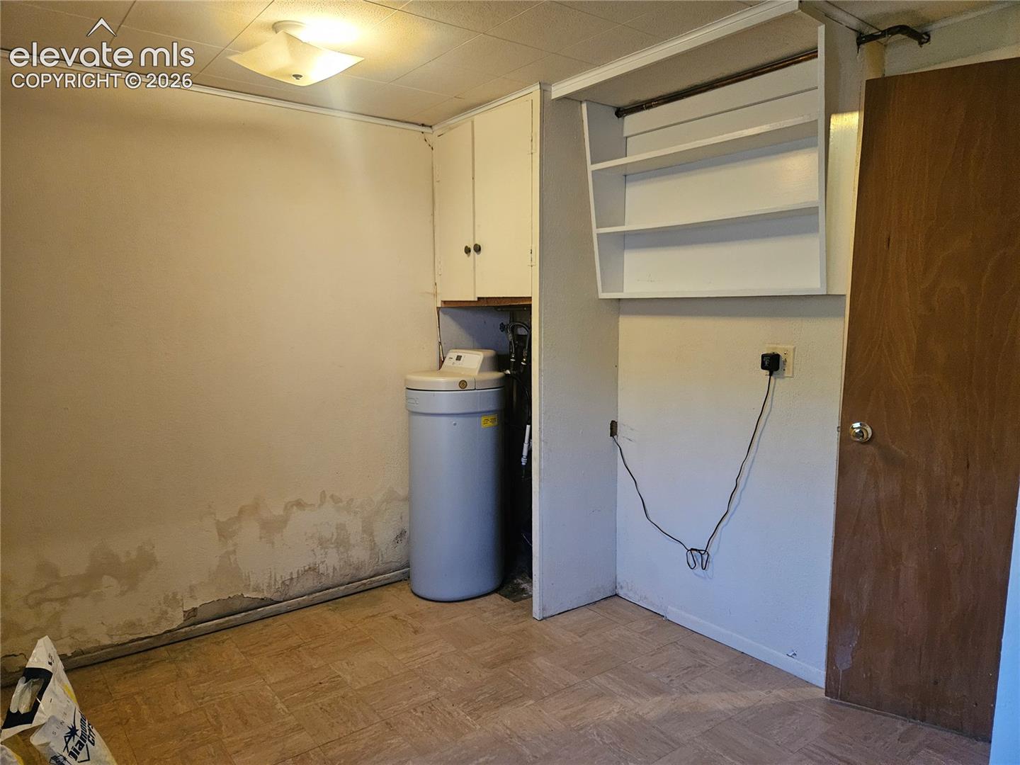 Basement extra room with small closet