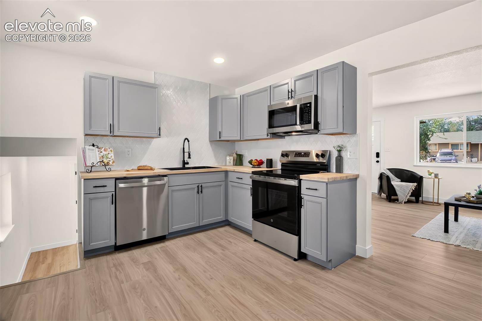 Photo 11 of 827 Bryce Drive, Colorado Springs