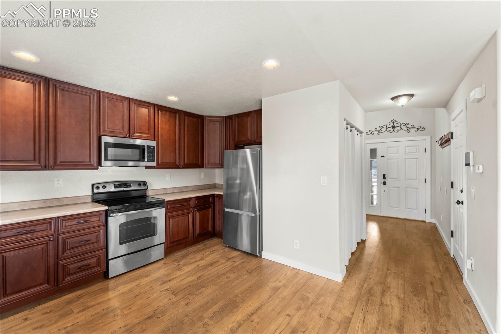 Photo 8 of 11508 Black Maple Lane, Colorado Springs
