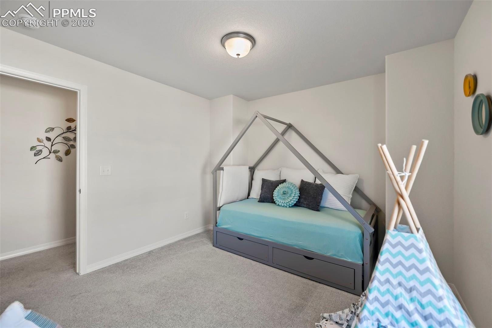 2ND UPPER BEDROOM WITH WALK-IN CLOSET