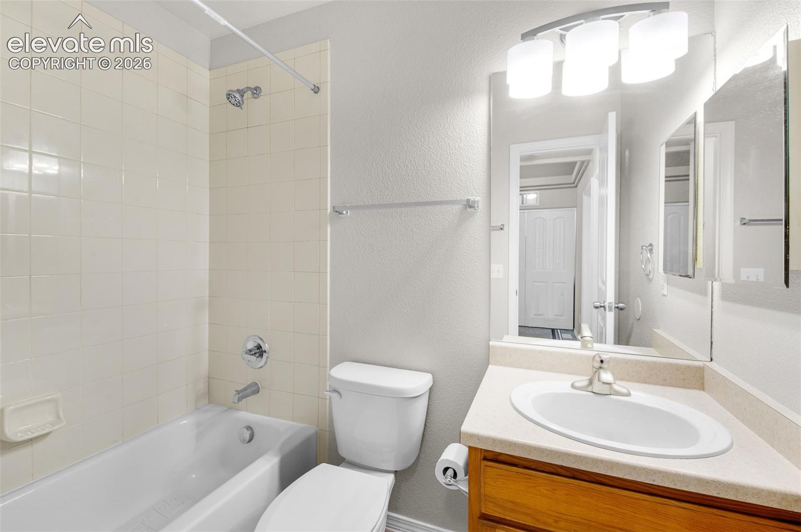 Full Bathroom Upstairs