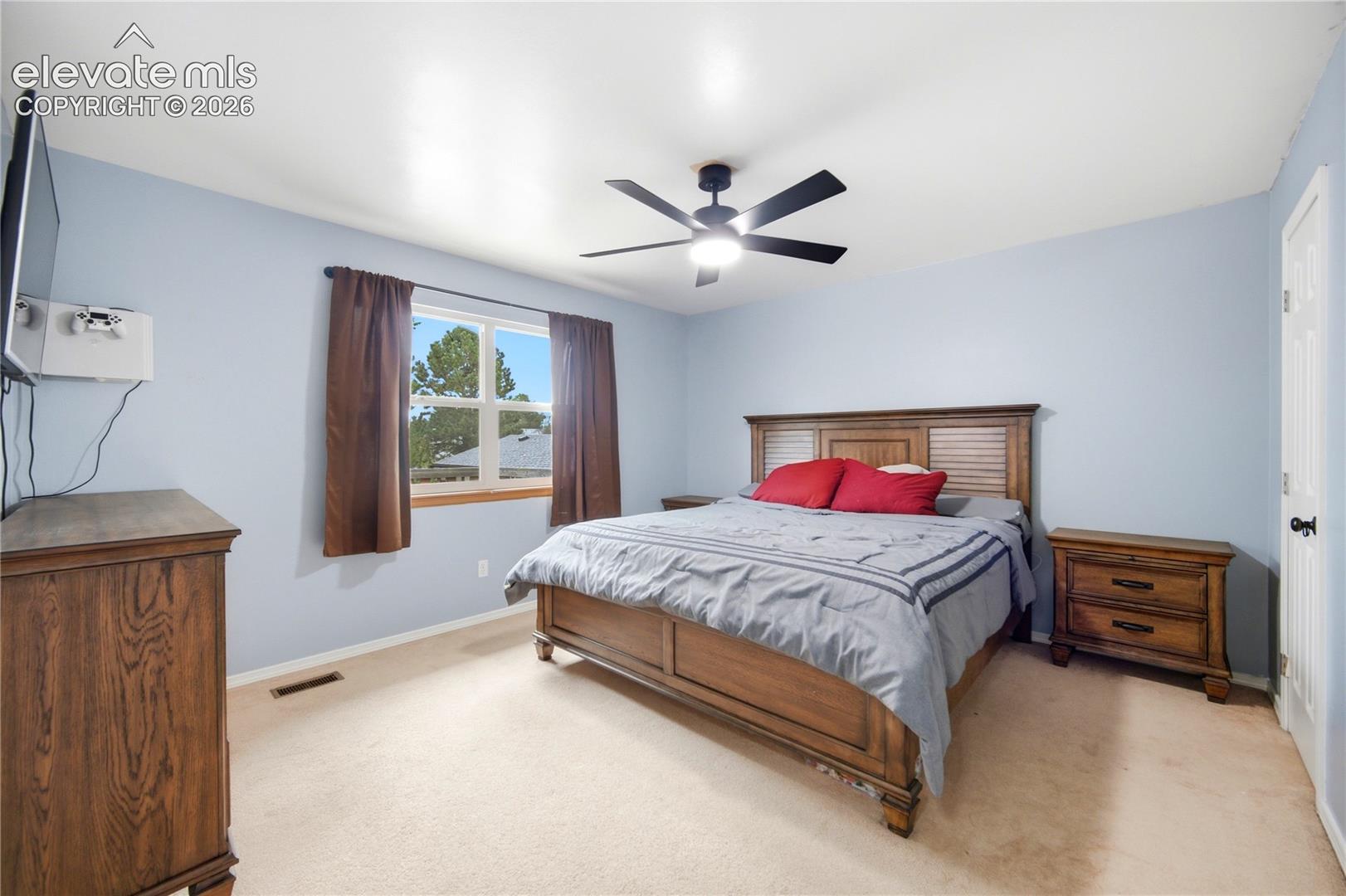 Photo 12 of 2025 Heathercrest Drive, Colorado Springs