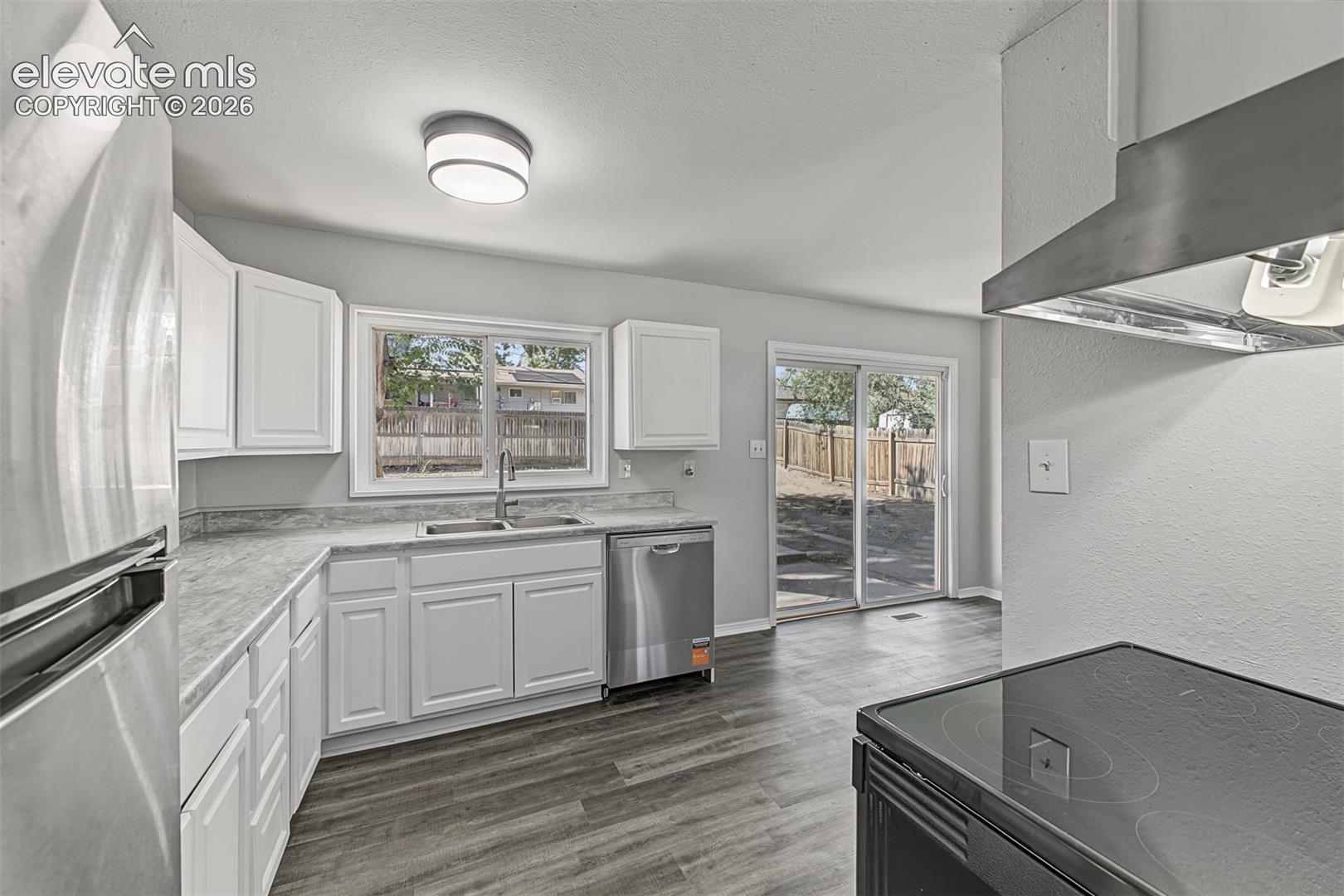 Updated Kitchen w/ New Dishwasher