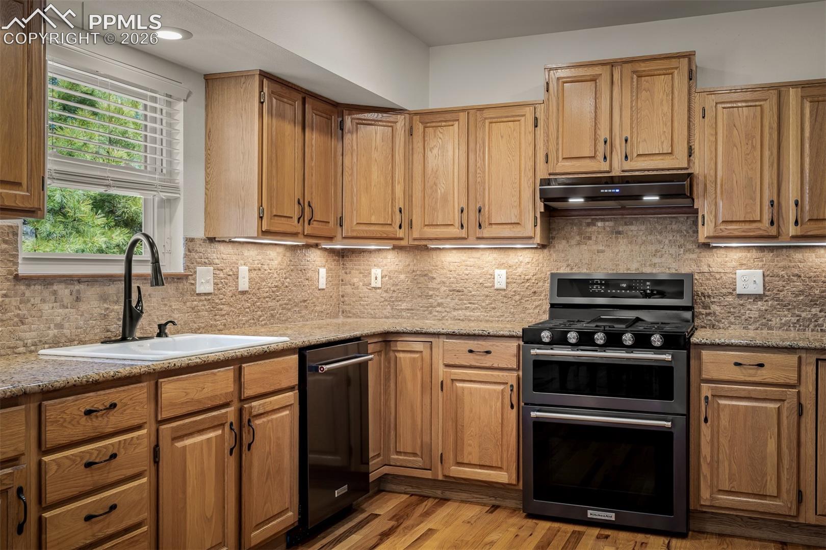 8450 Melross Court