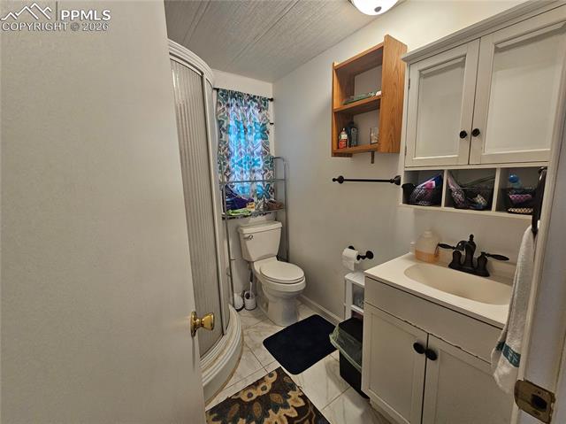 2nd bathroom