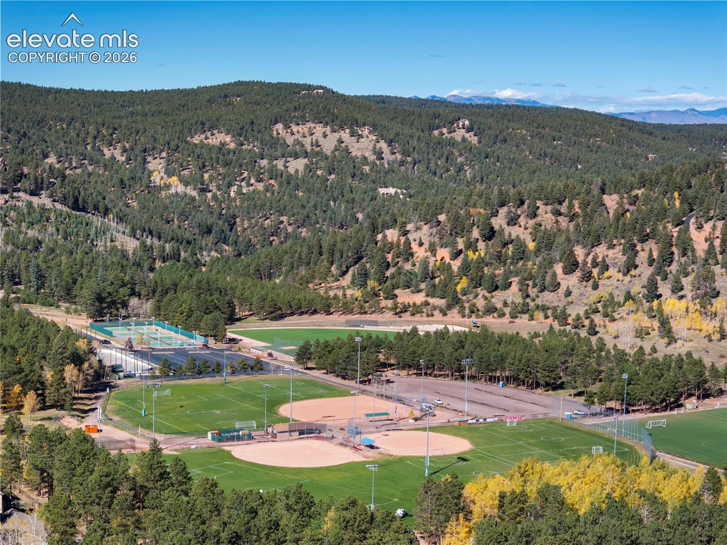 And if you are a sports fan, like to stay fit or just enjoy the great outdoors, Meadow Wood Park and sports complex is only a stones throw away!
