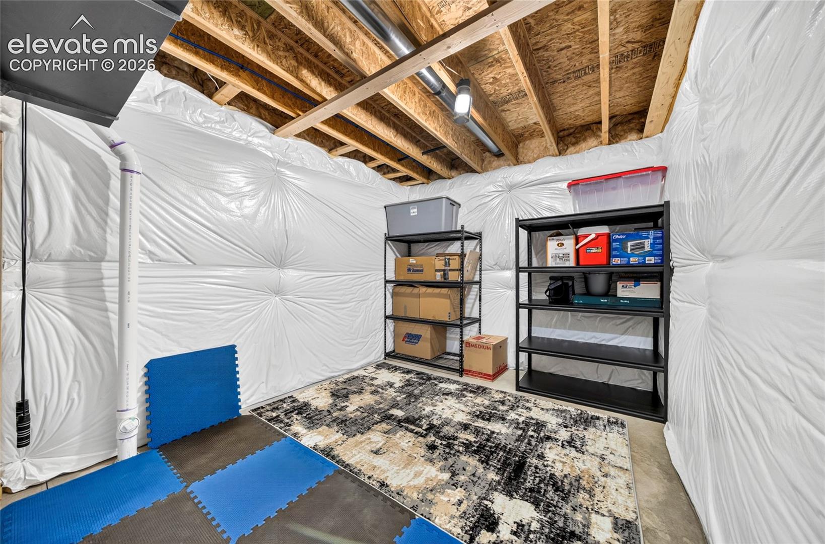 Extra large storage room/craft room