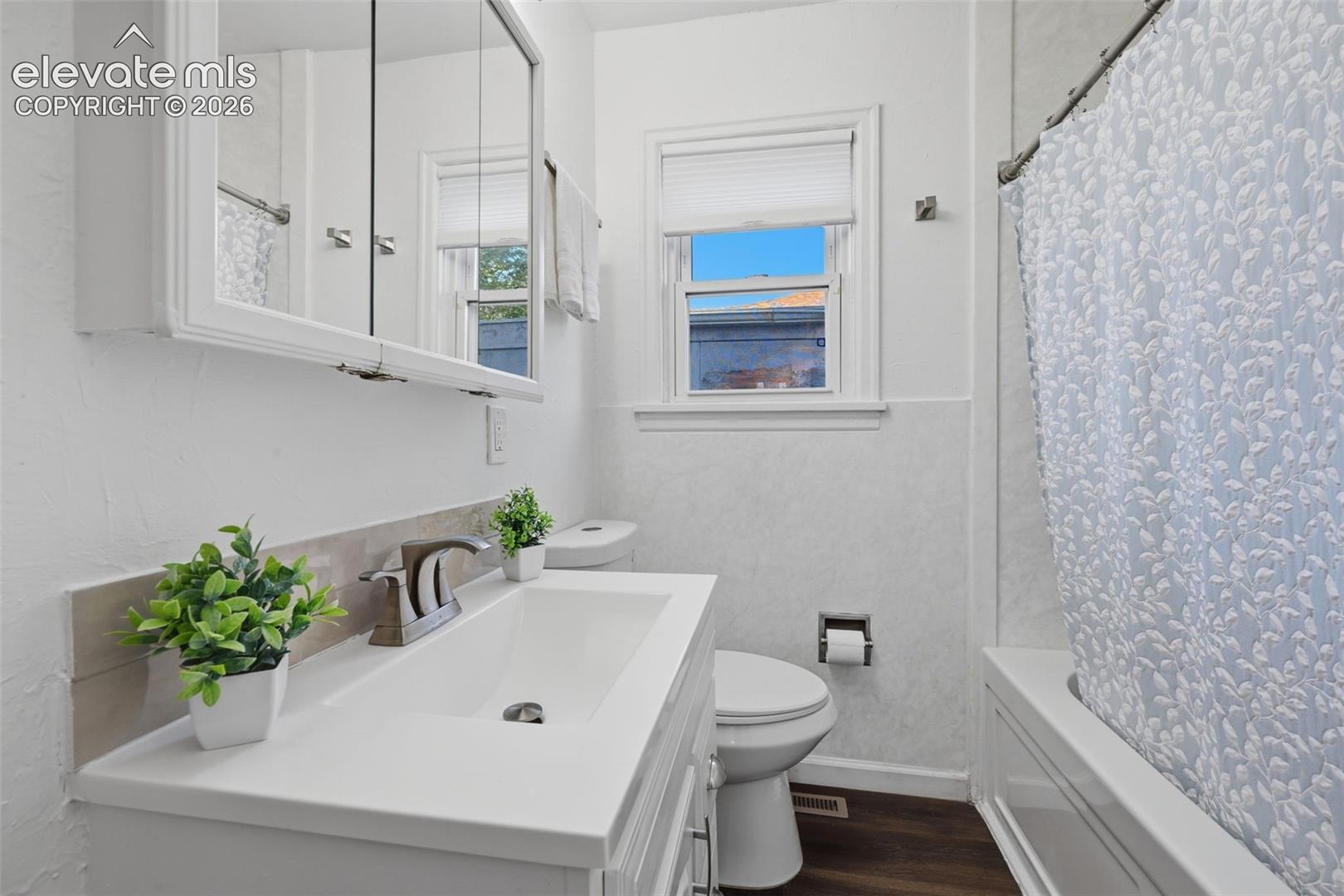 Photo 12 of 901 Iowa Avenue, Colorado Springs