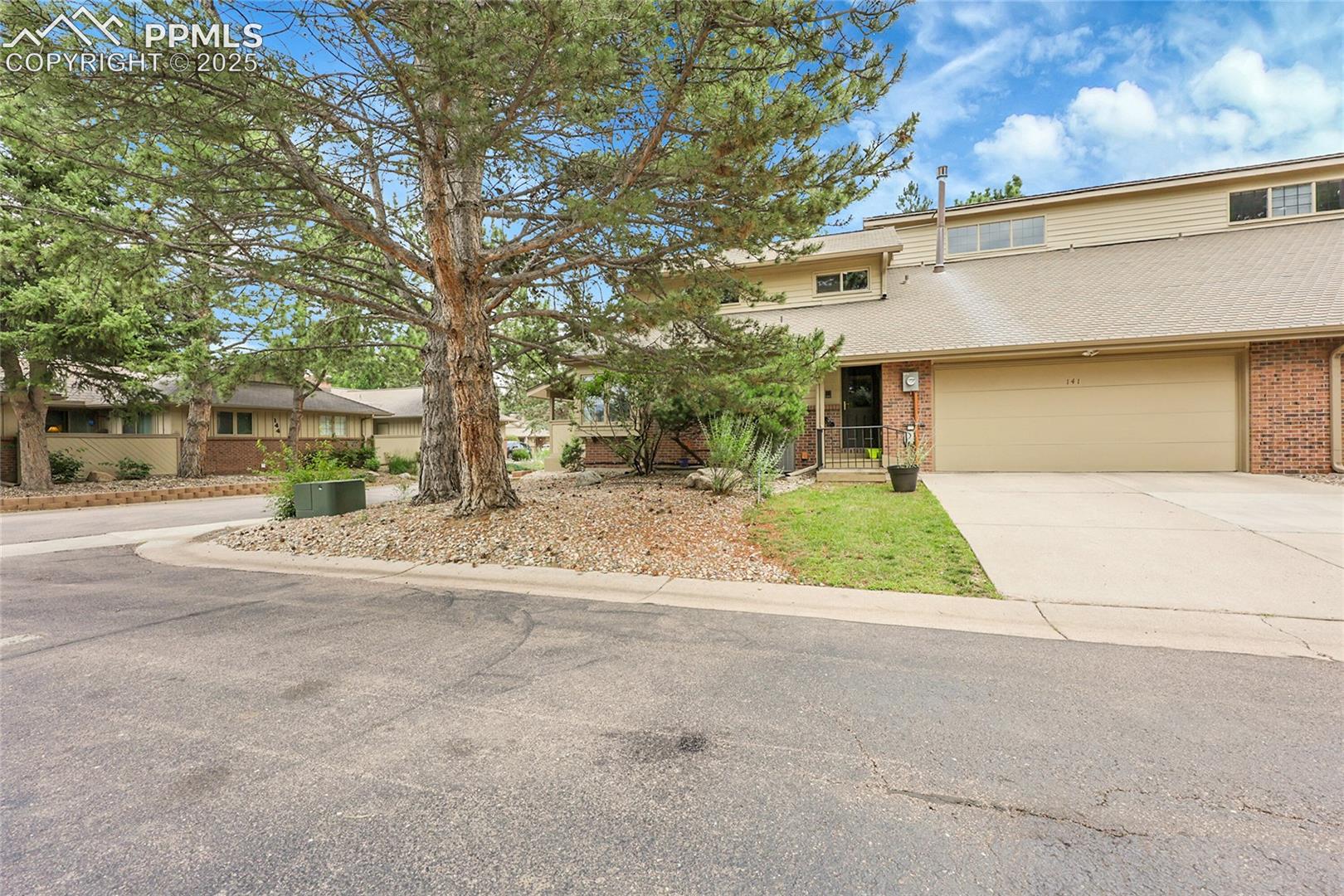 141 Miramar Dr, Colorado Springs, CO 80906