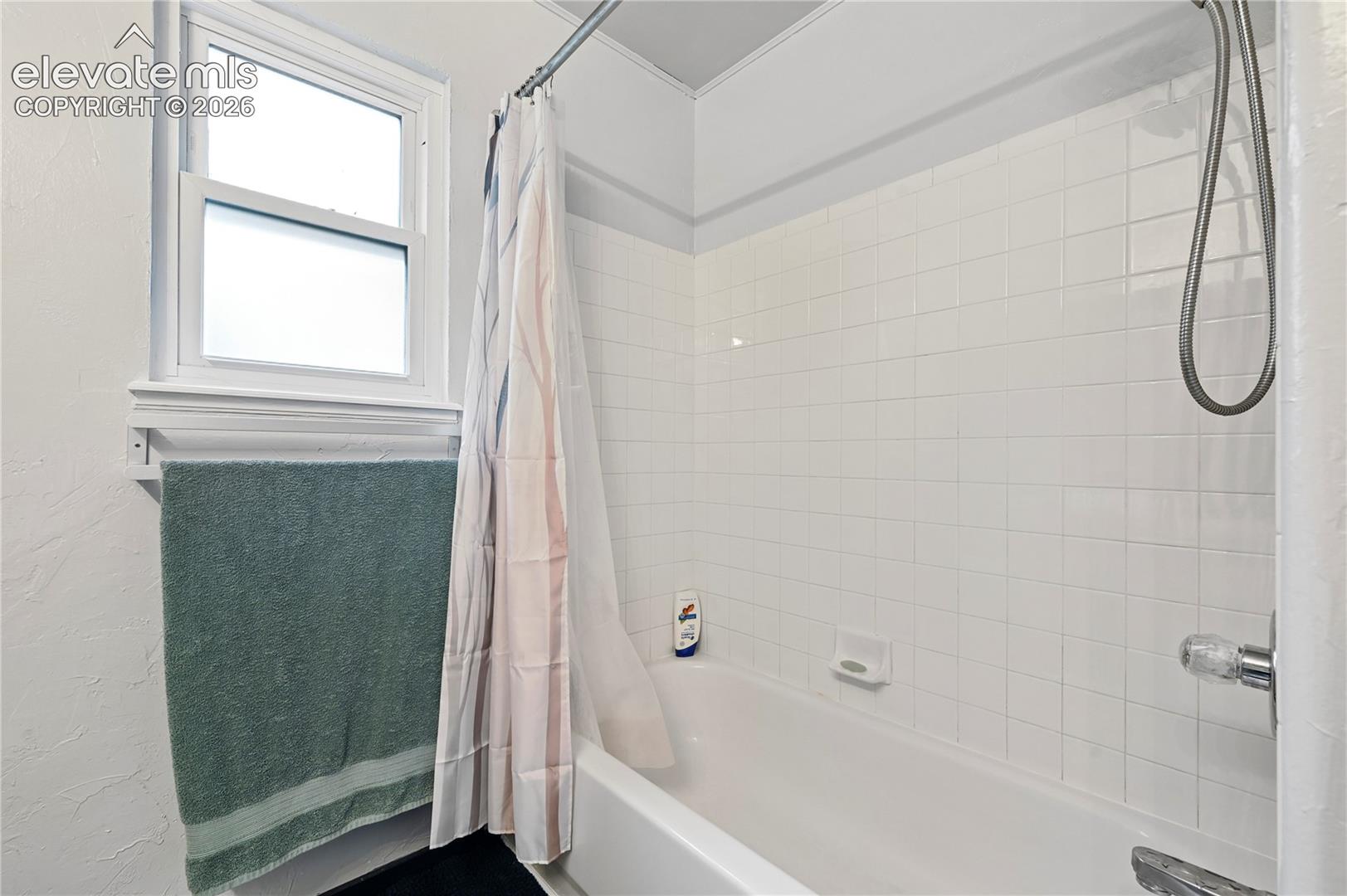 Private bathroom in the primary bedroom