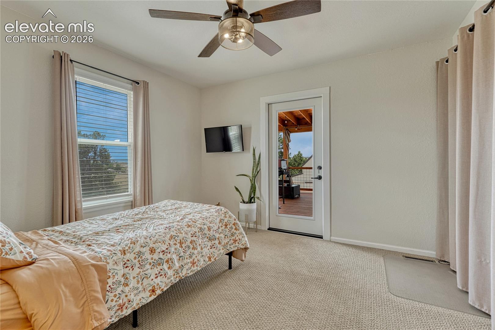 Additional Bedroom with deck access