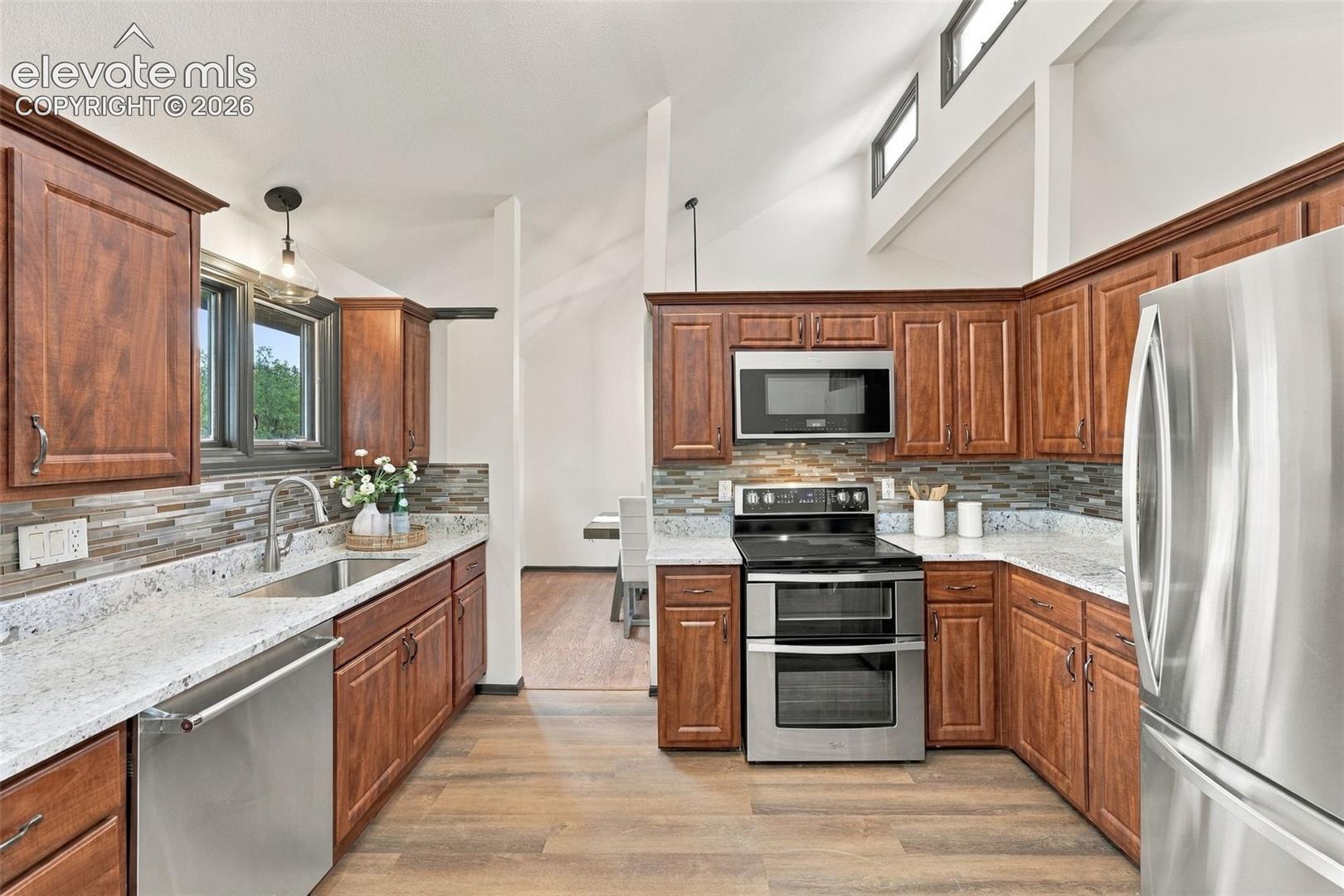 Photo 9 of 425 Roxbury Circle, Colorado Springs