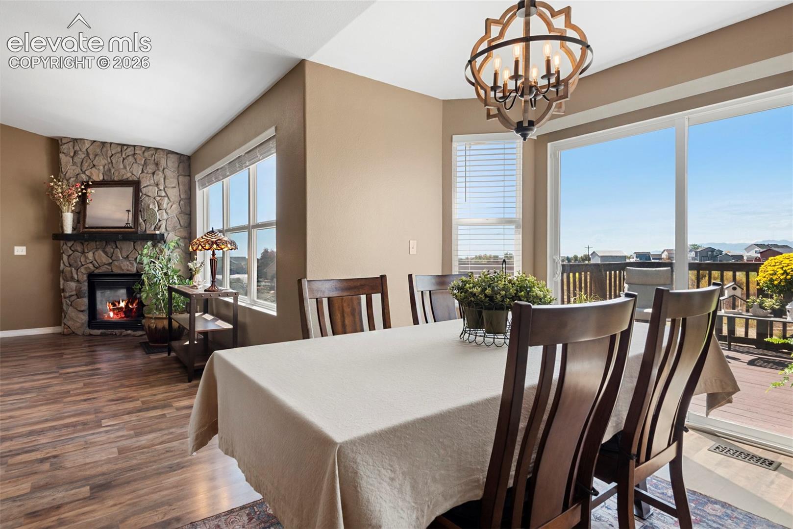 What a Great Space, not only Dining great area for the Buffet Table on Game Day! 