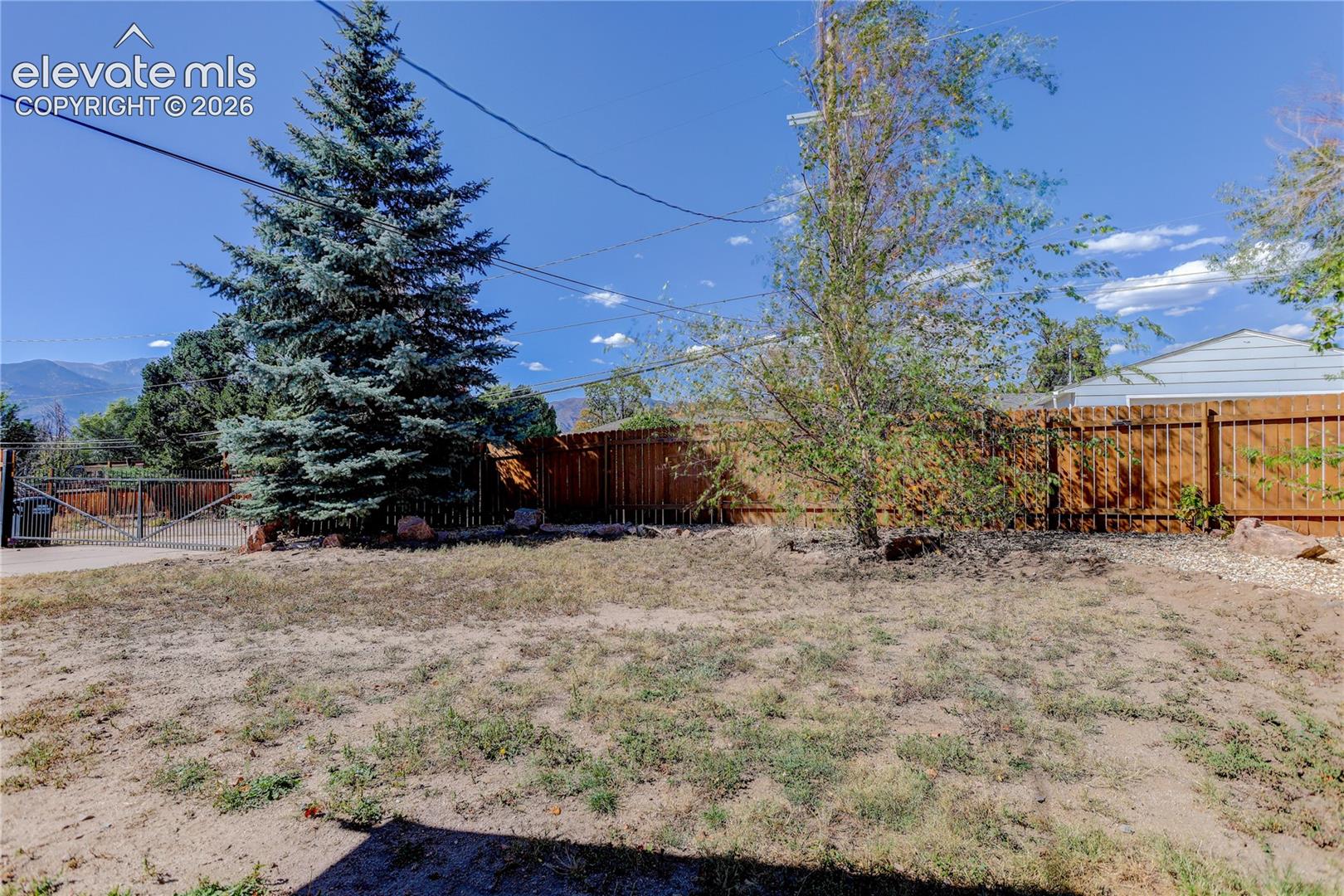 Fully fenced lot