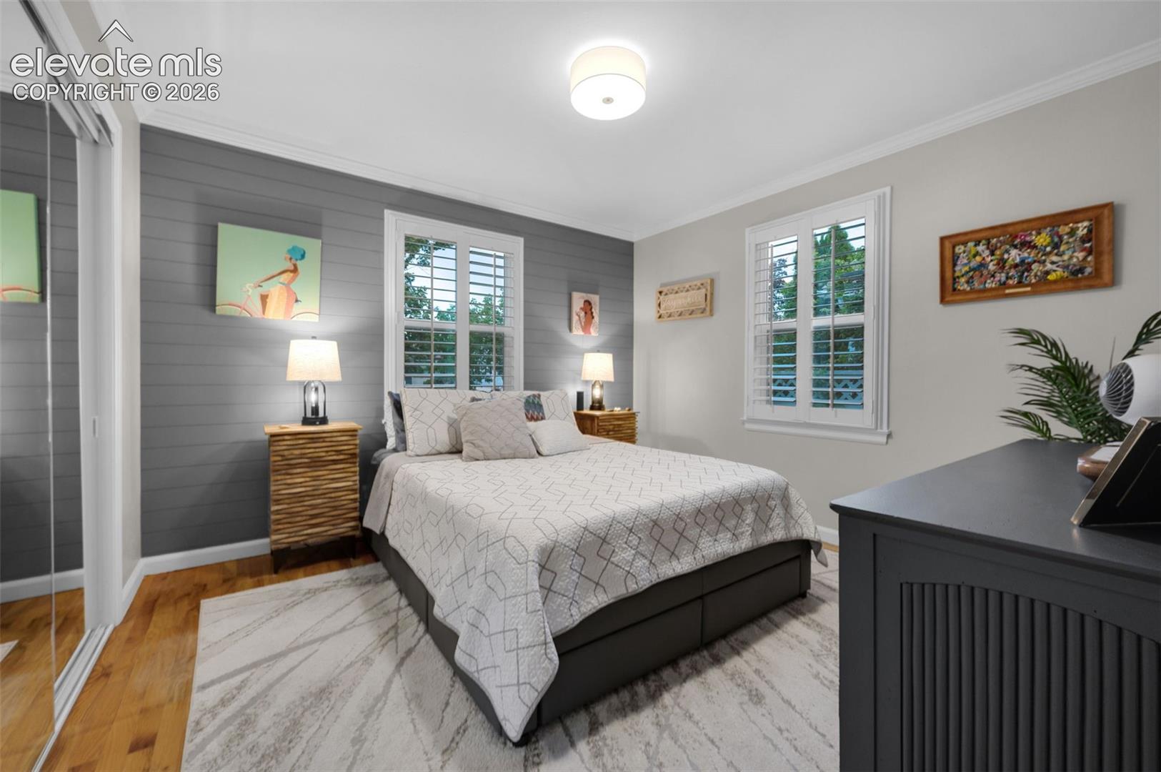 Attractive main bedroom