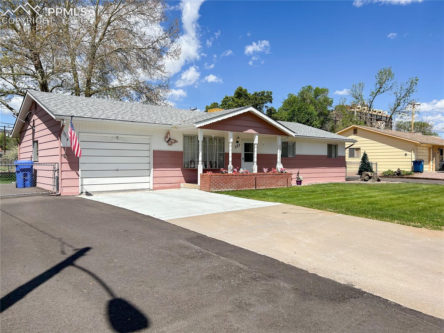 327 W Circle Dr, Canon City, CO 81212