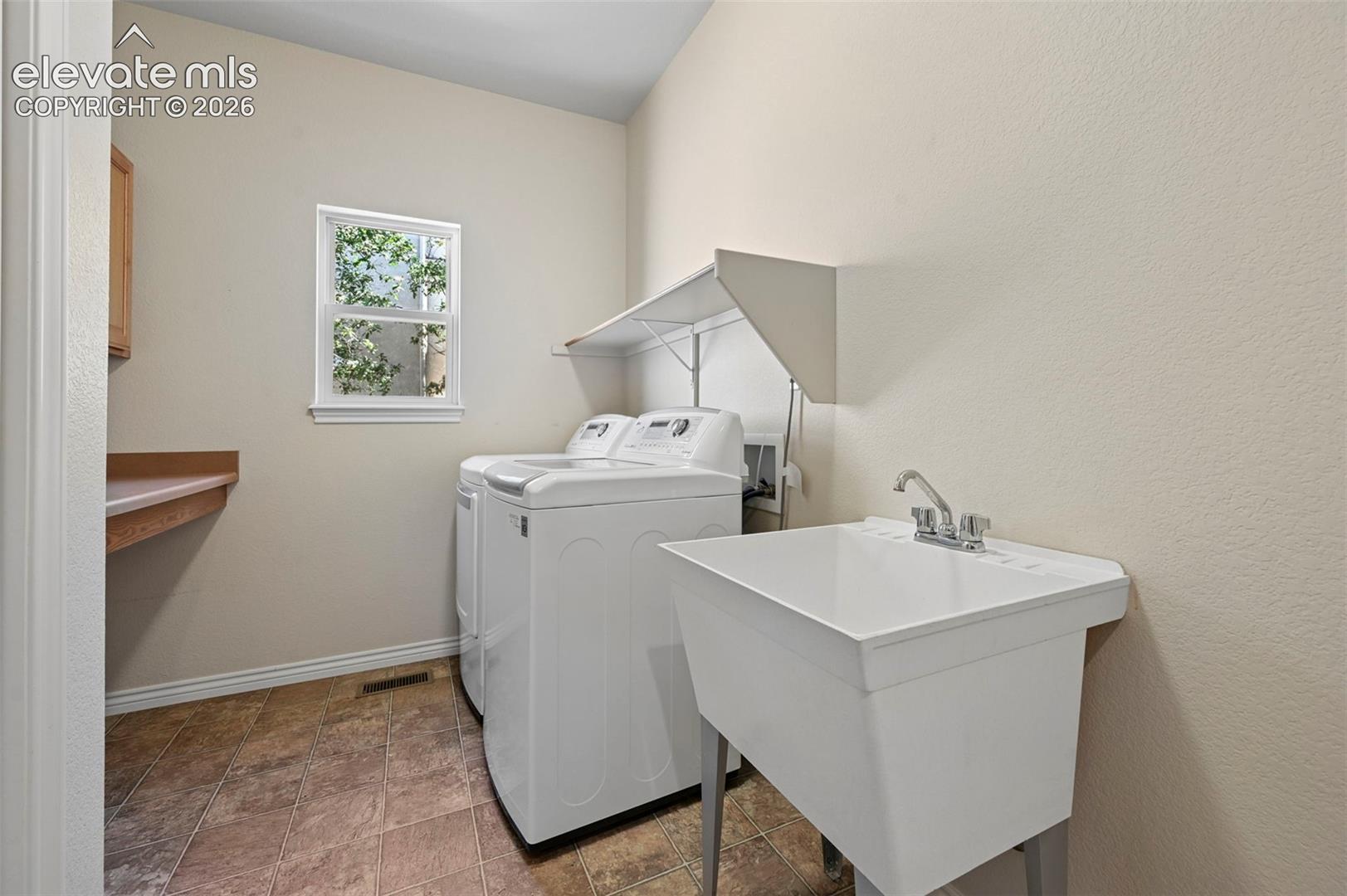 Photo 18 of 1825 Bridle Oaks Lane, Colorado Springs