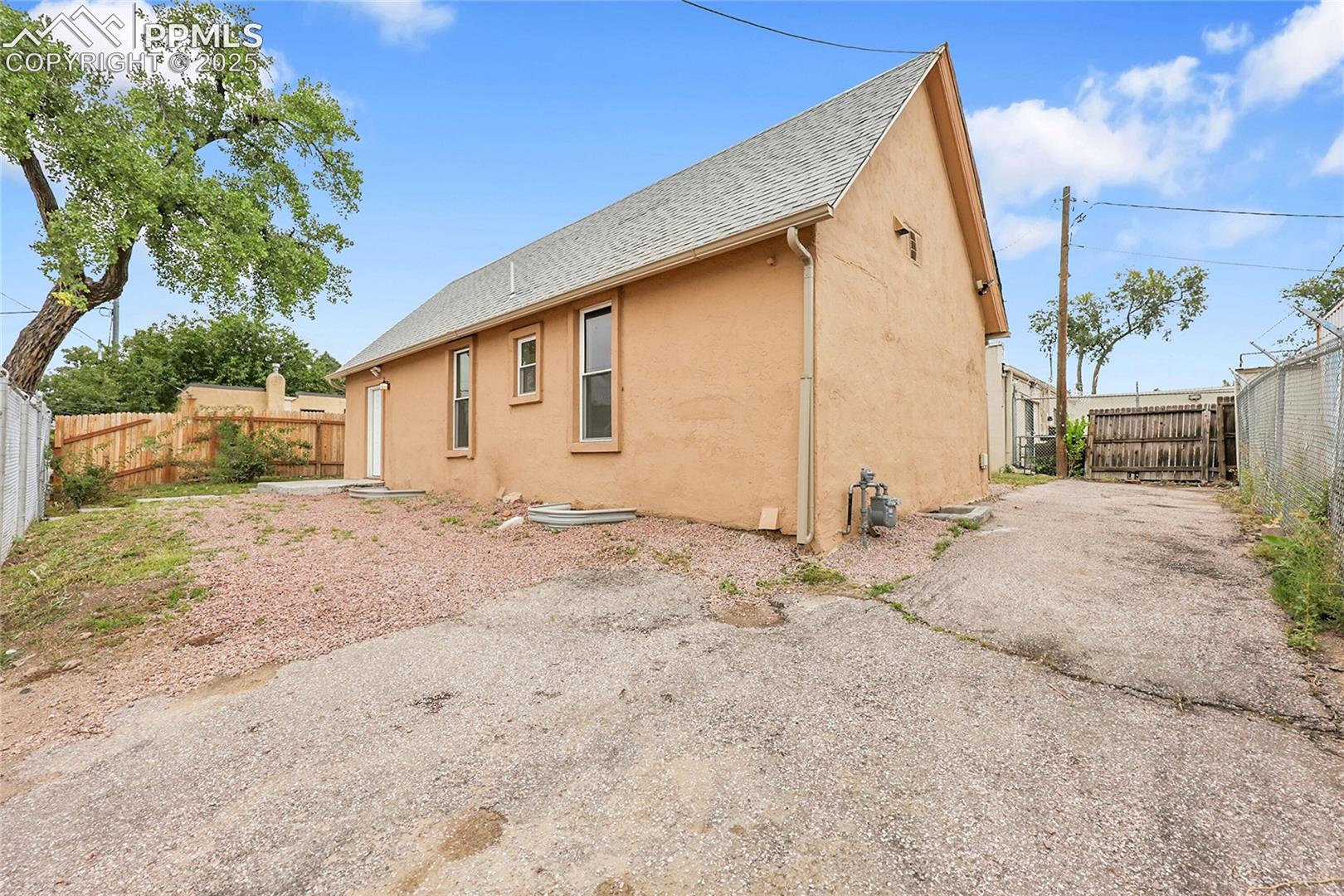 106 Las Vegas St, Colorado Springs, CO 80903