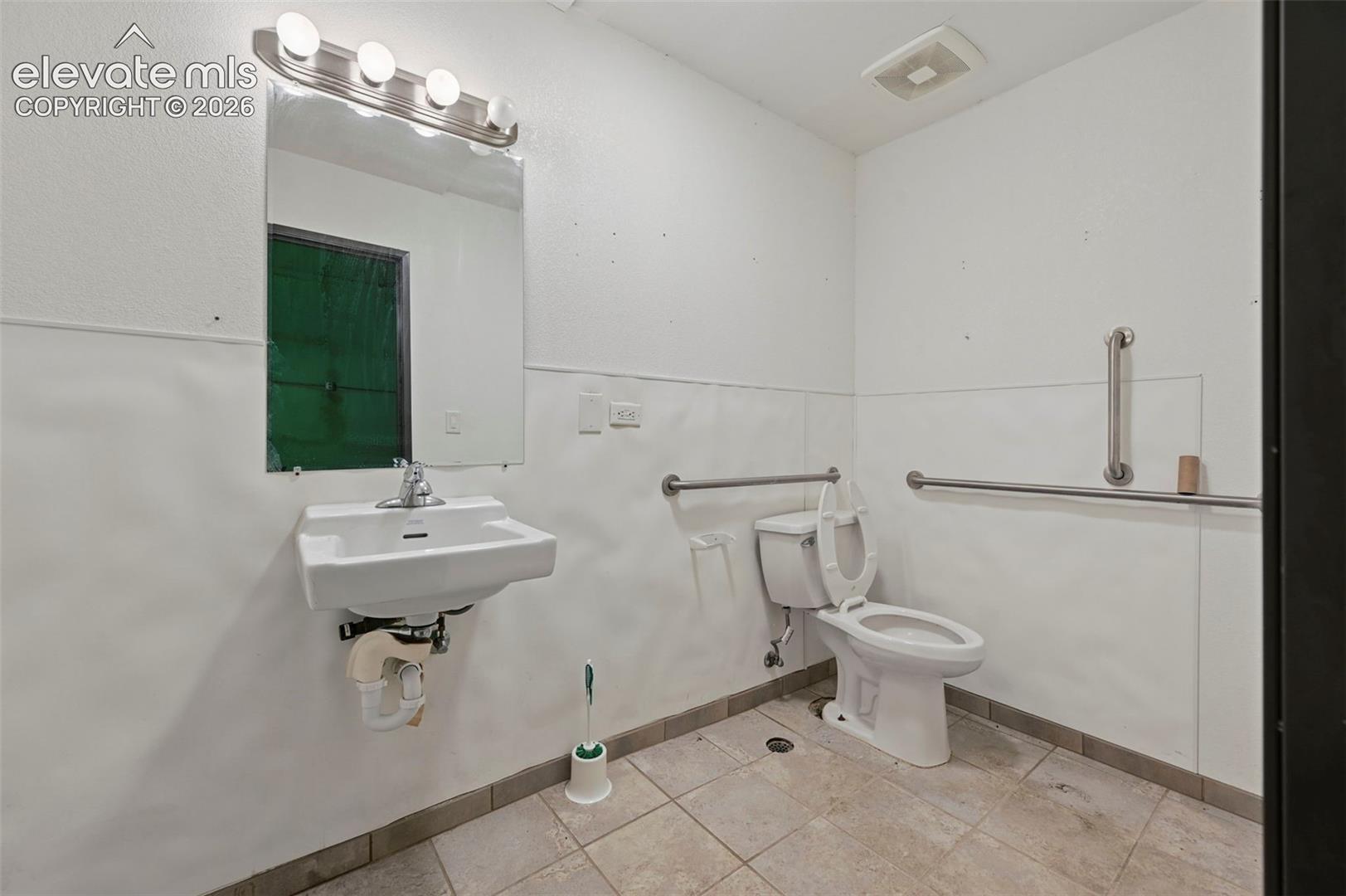 Photo 10 of 319 Bonfoy Avenue, Colorado Springs