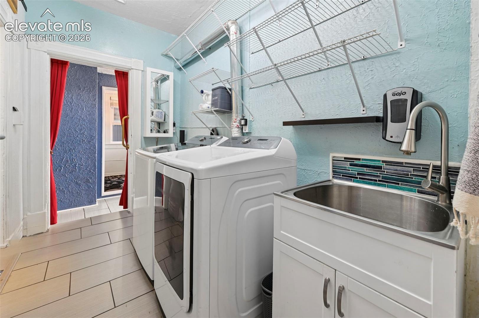 Main Floor 1/2 Bath