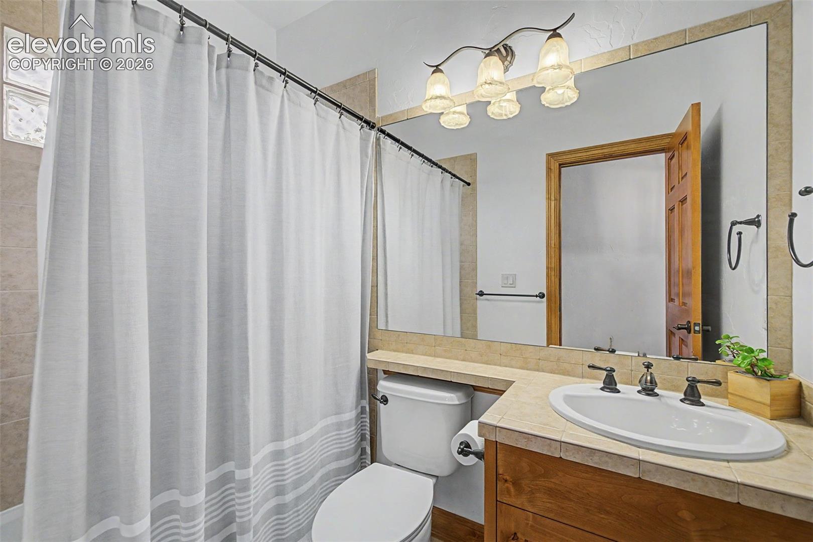 Main level full bath