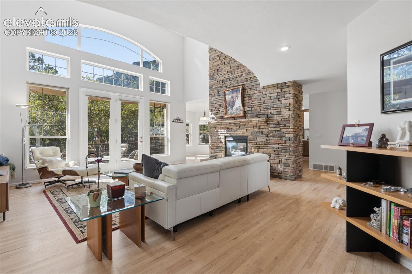 Photo 6 of 5830 Broadmoor Bluffs Drive, Colorado Springs
