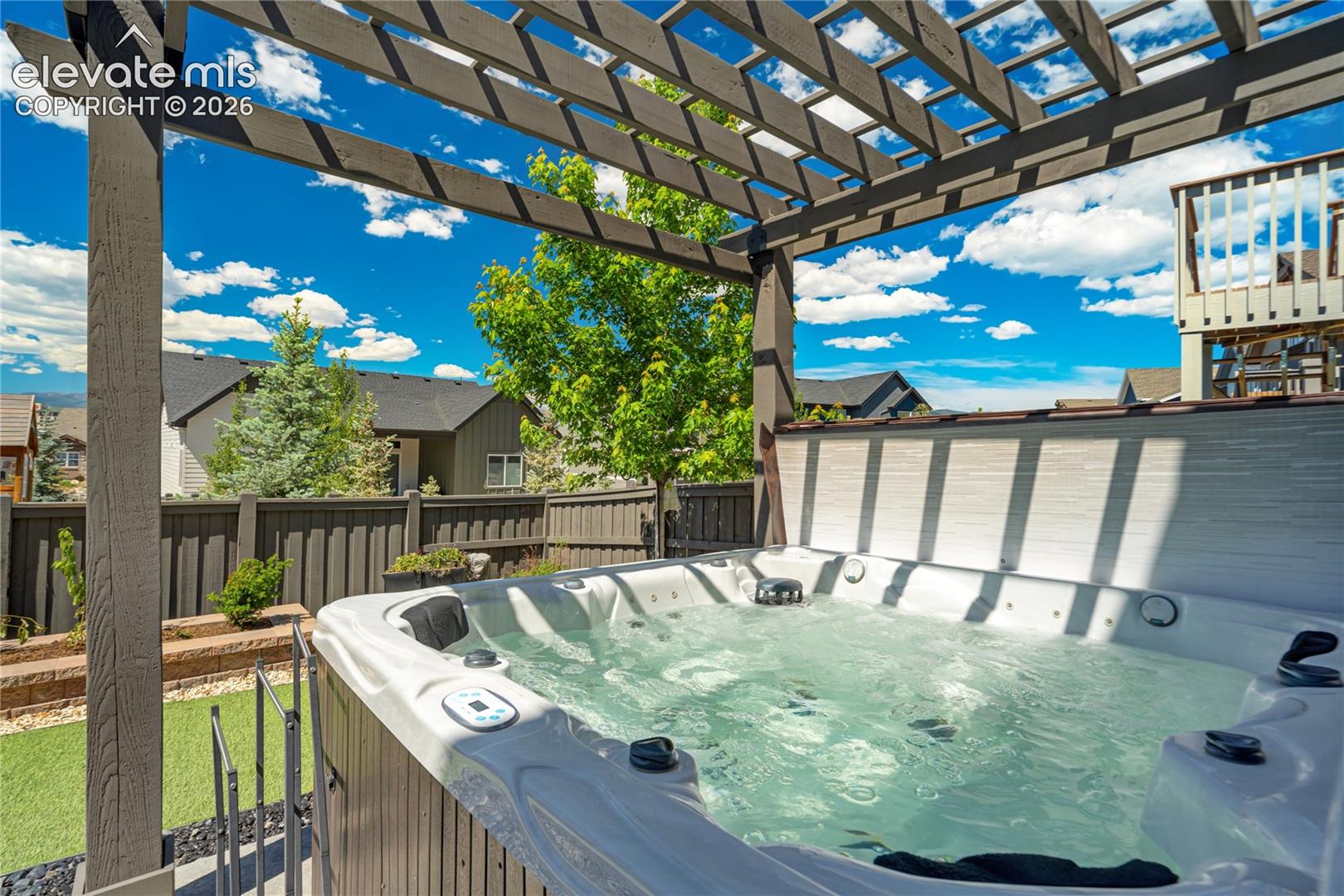 Relax and Recharge |
Soak beneath the stars while taking in views of Pikes Peak and the Front Range.