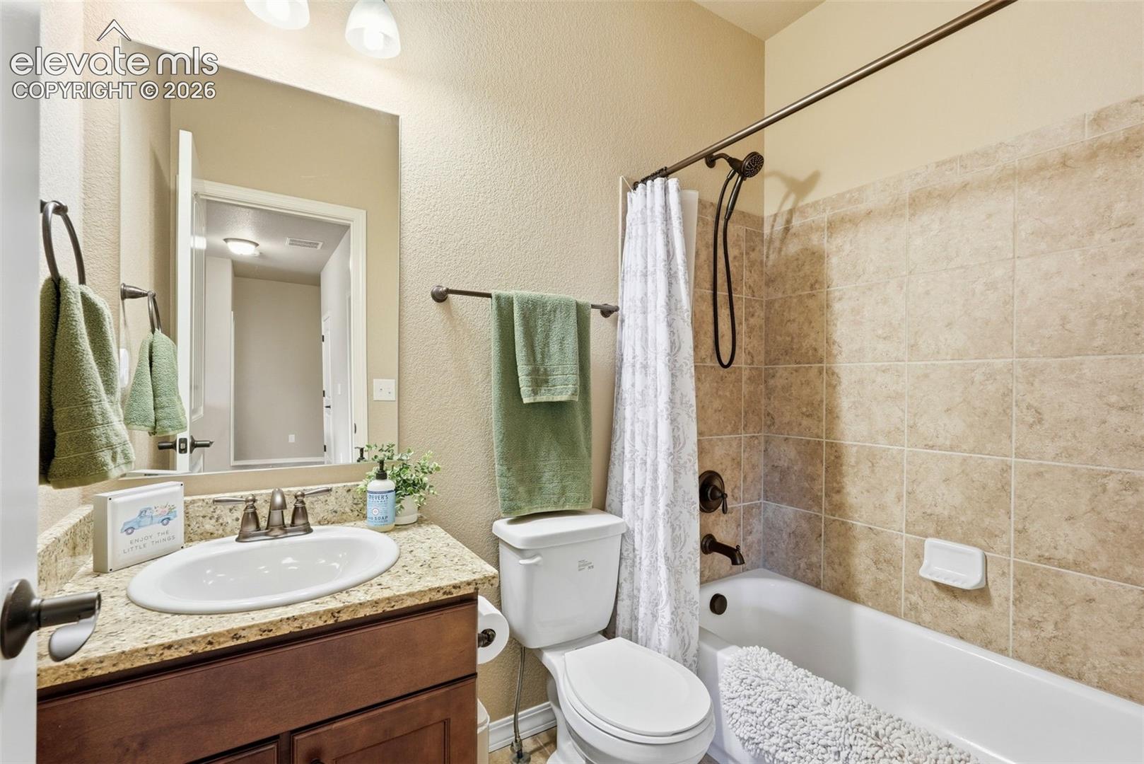 Adjacent full bath