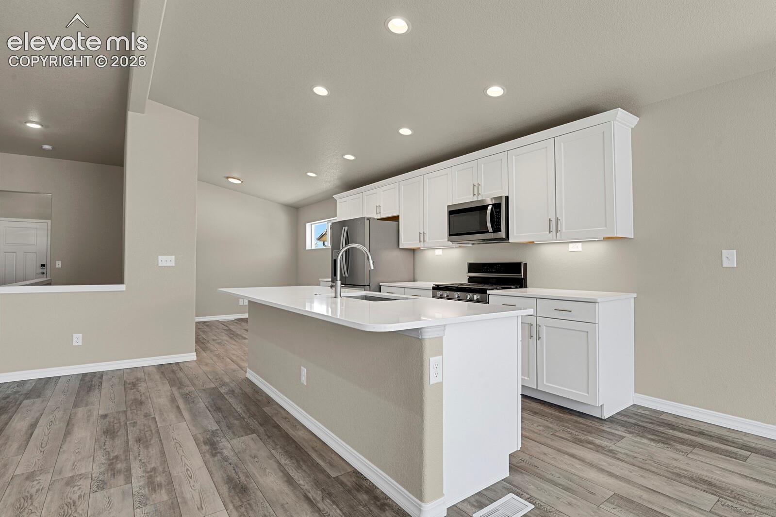 Photo 11 of 8017 Gilpin Peak Drive, Colorado Springs