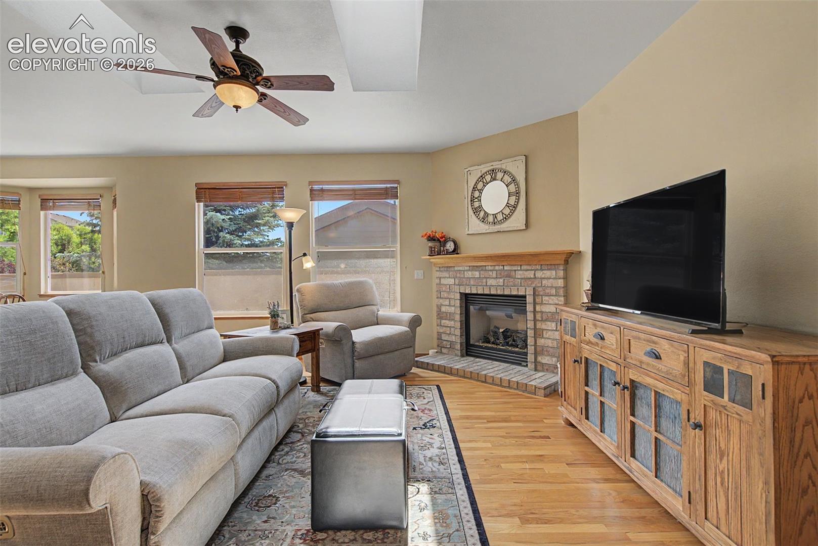 Ceiling Fans as Well as Central Air!
