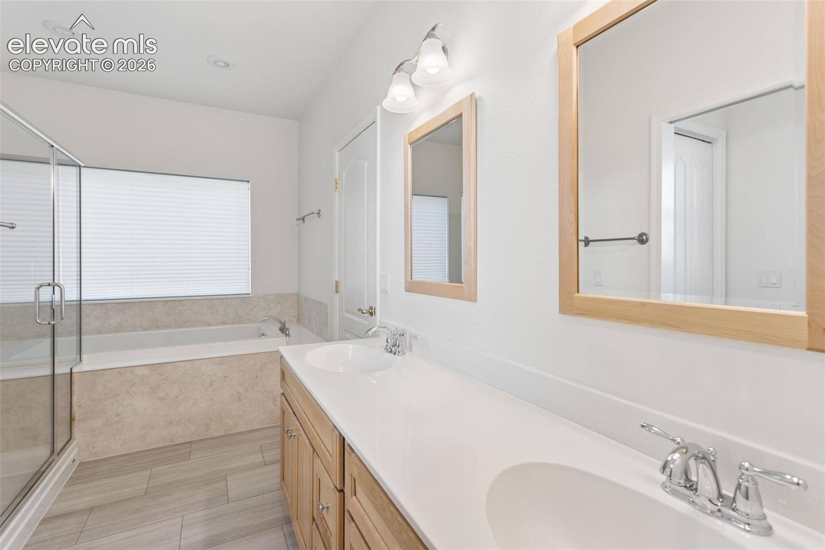 Primary 5-piece bath 