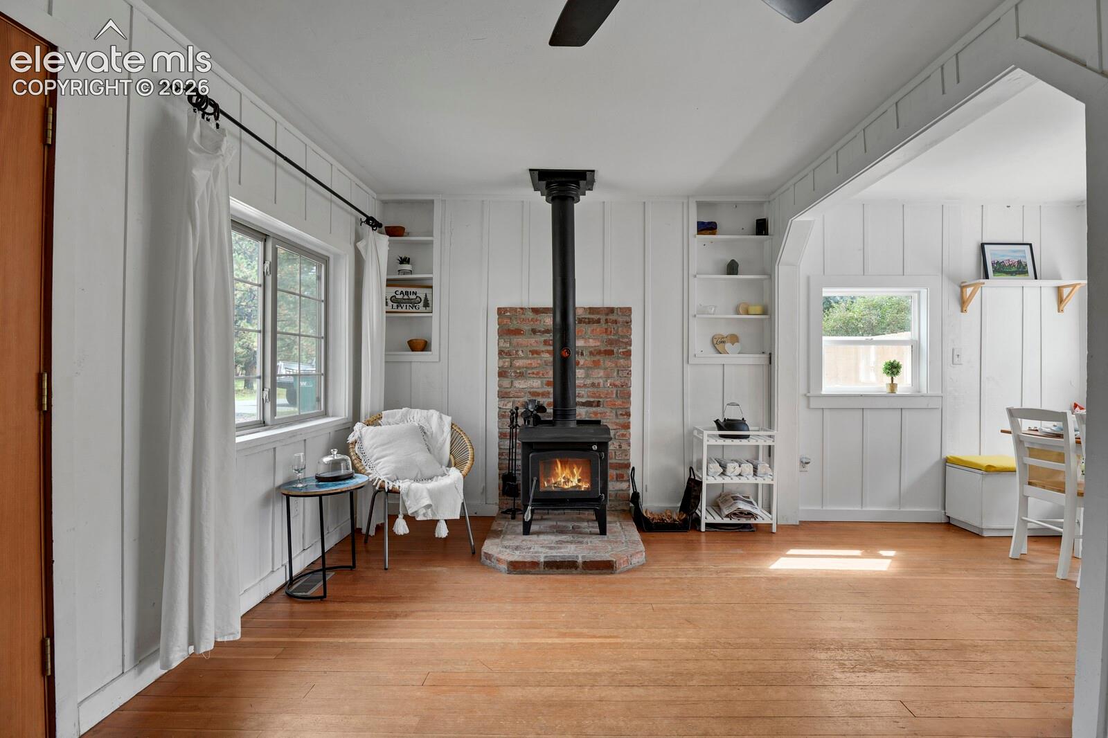 Cozy wood burning stove/fireplace