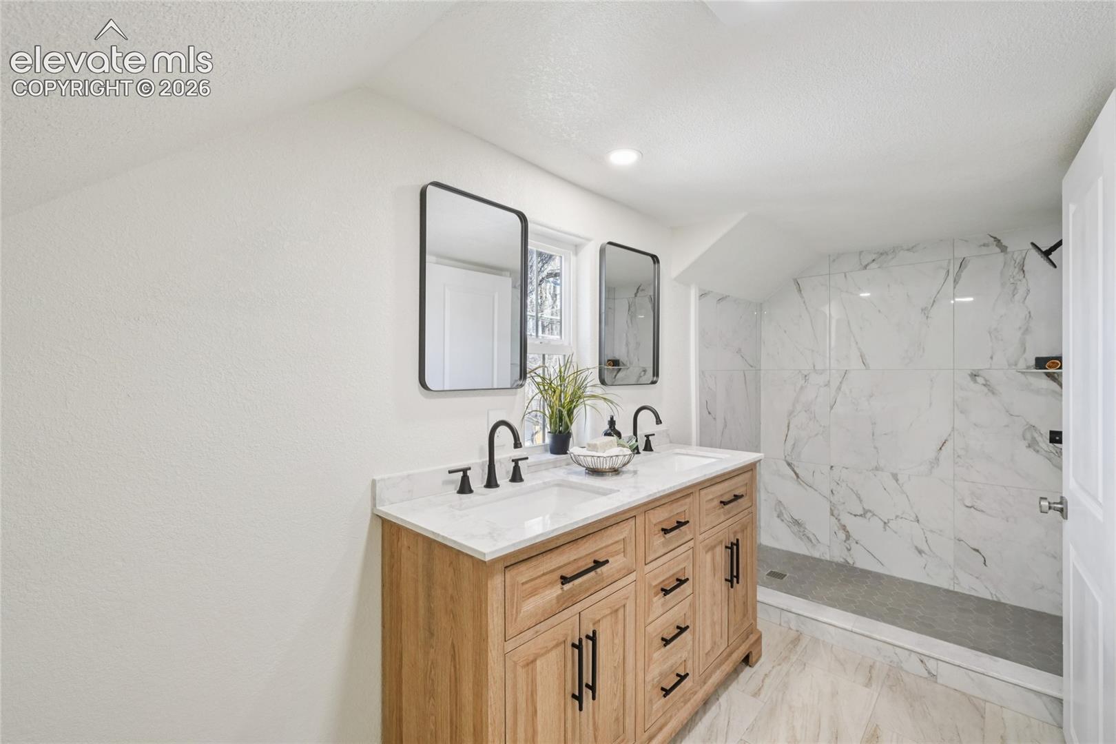 Photo 18 of 415 E Yampa Street, Colorado Springs
