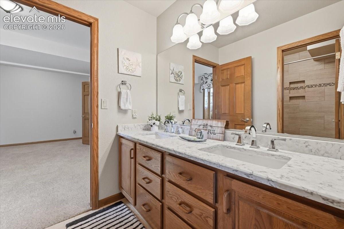 Jack and Jill Full Bathroom.
