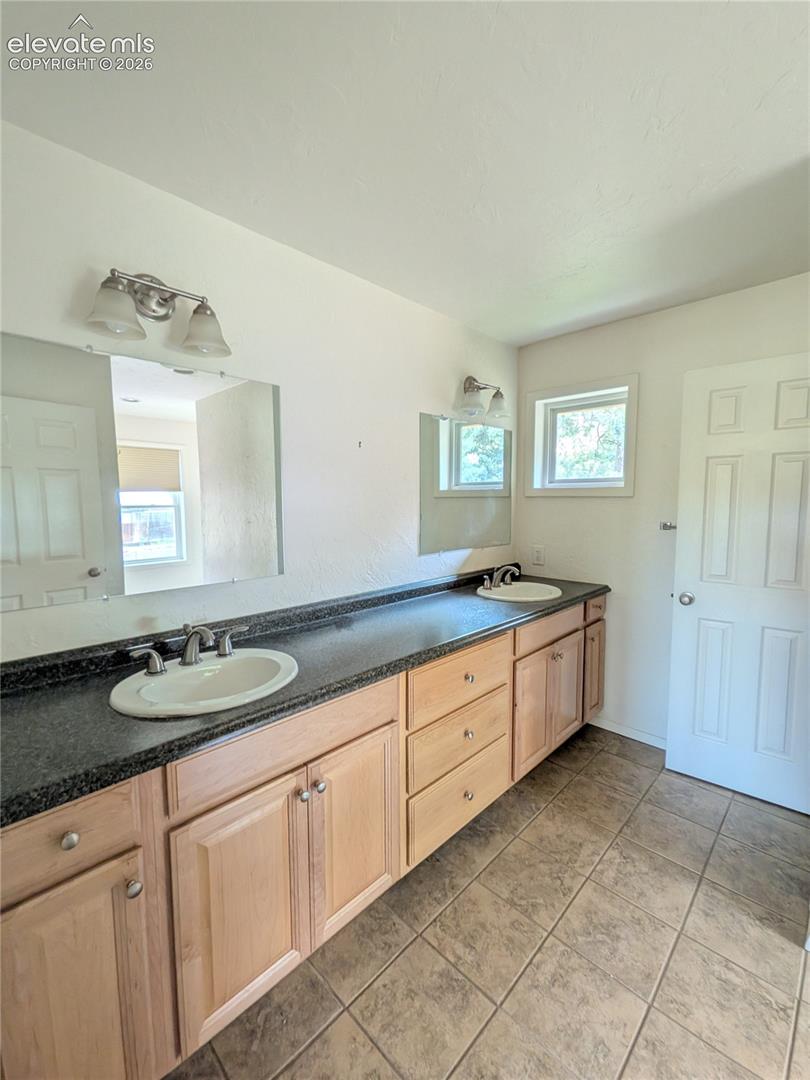 Primary Bath Vanity Unit 15060
