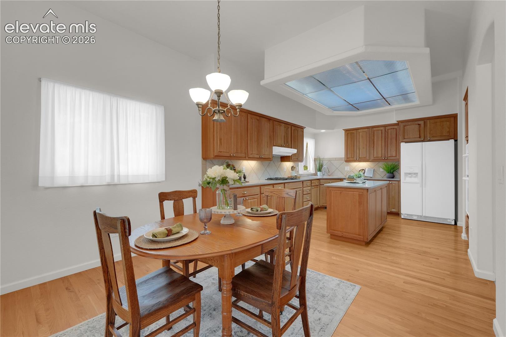 Spacious kitchen 