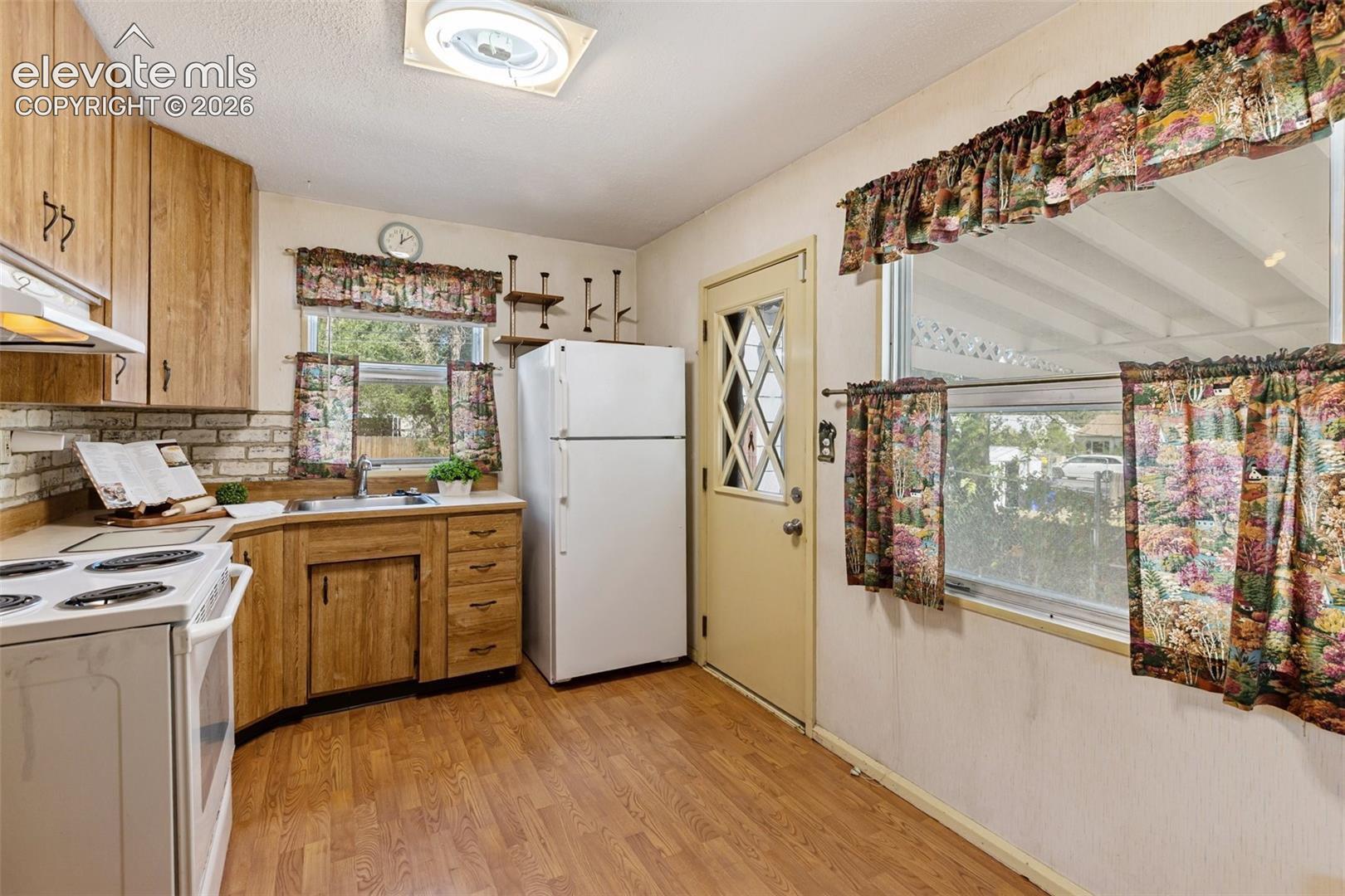 Photo 13 of 410 Lynn Avenue, Colorado Springs