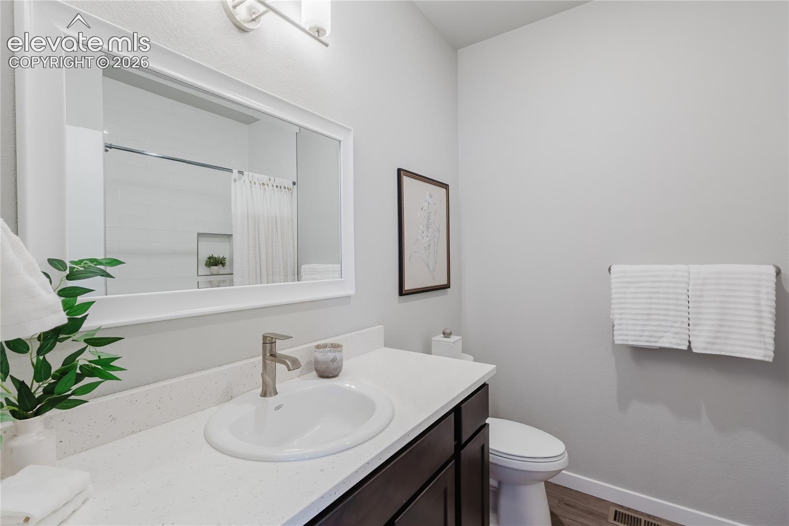 Upper Full Bathroom