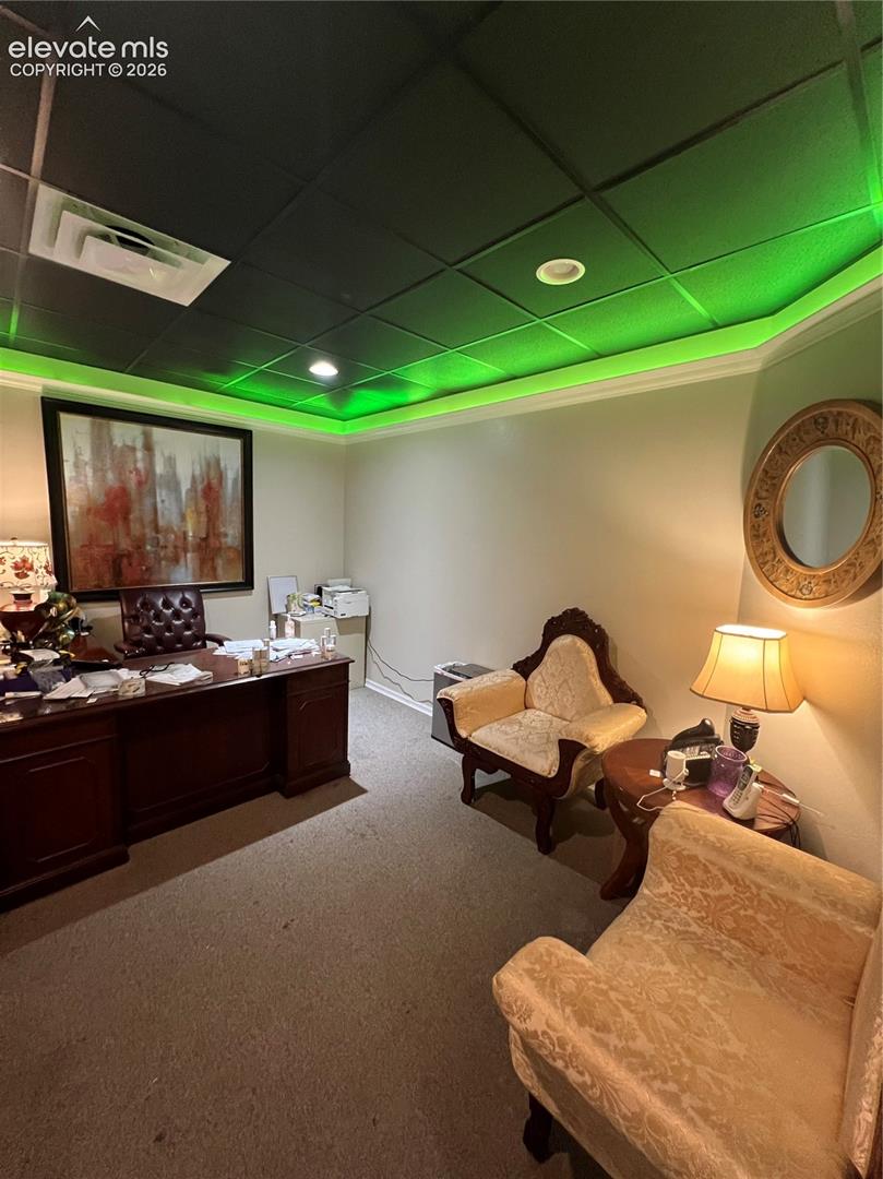 Drop ceiling with integrated cove lighting and recessed lighting