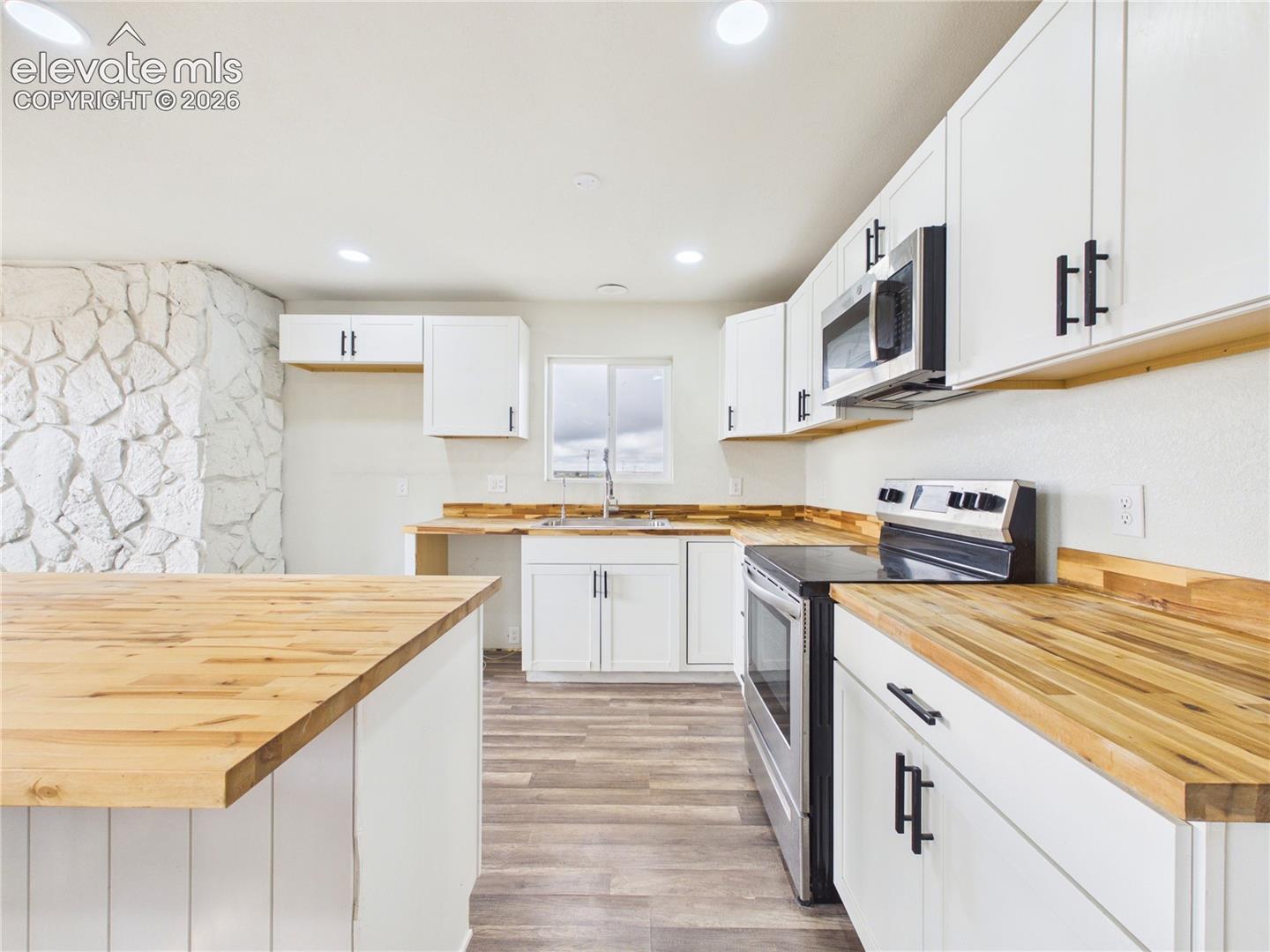 Photo 13 of 3417 Avondale Boulevard, Avondale