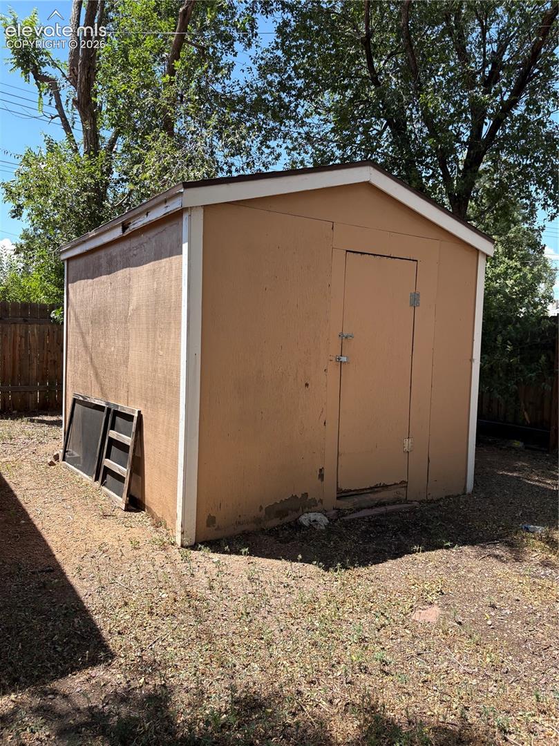 Great storage shed for those extra items!