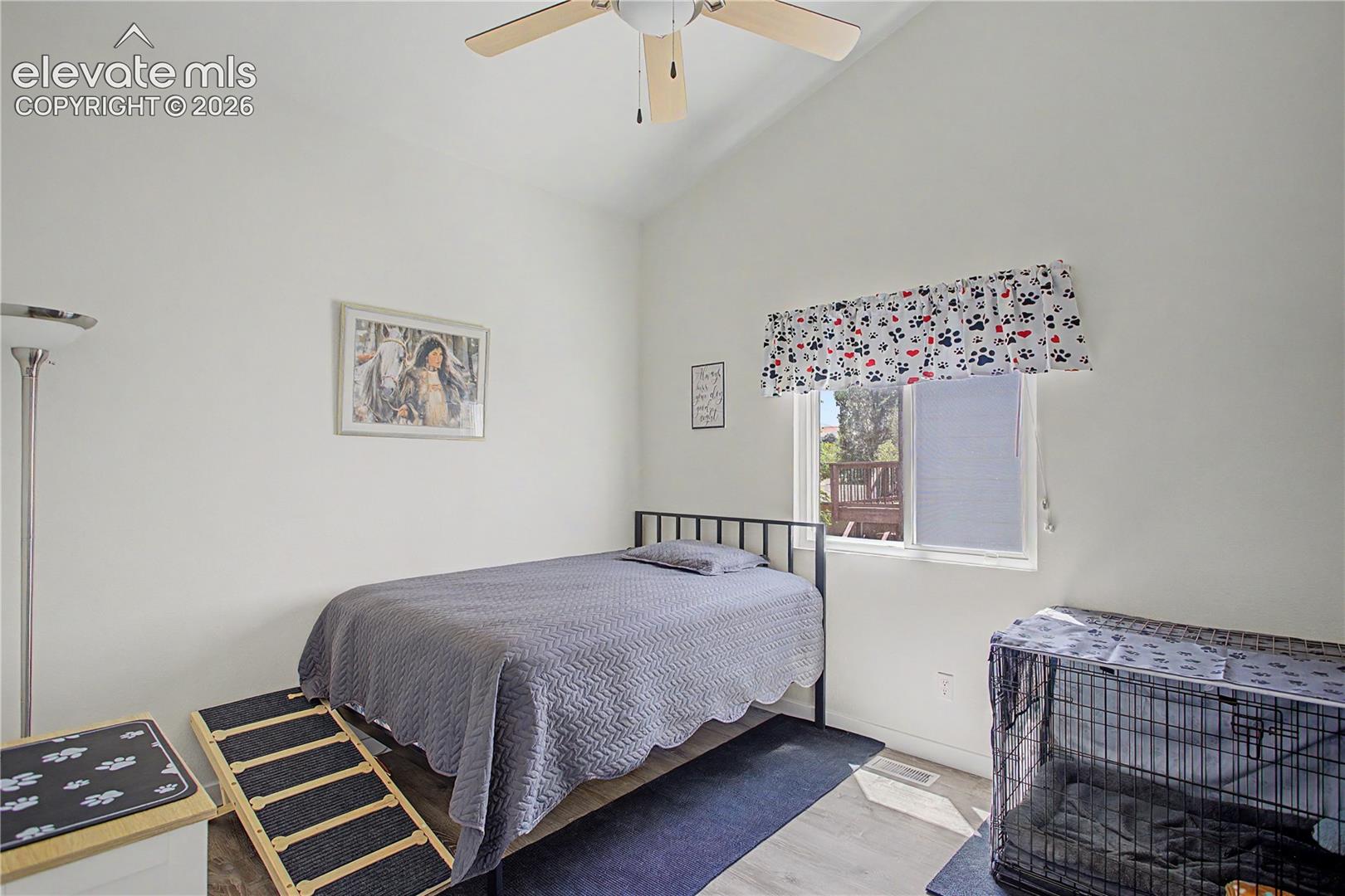 2nd bedroom